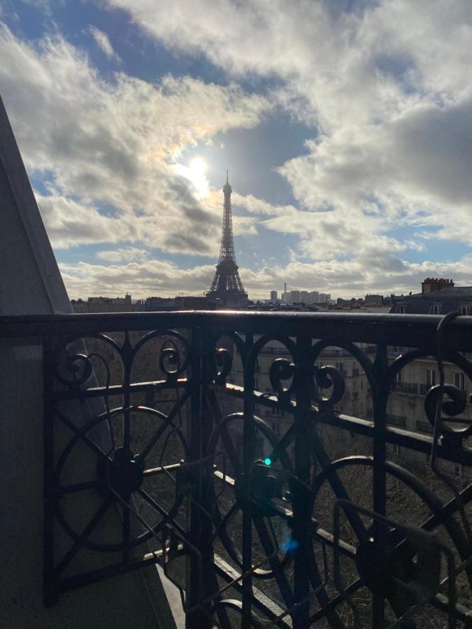 The Eiffel Tower Room Paris Exterior photo