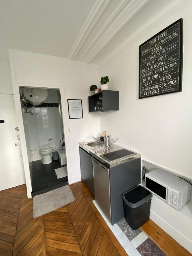 The Eiffel Tower Room Paris Exterior photo