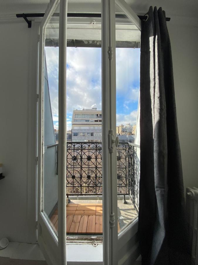 The Eiffel Tower Room Paris Exterior photo