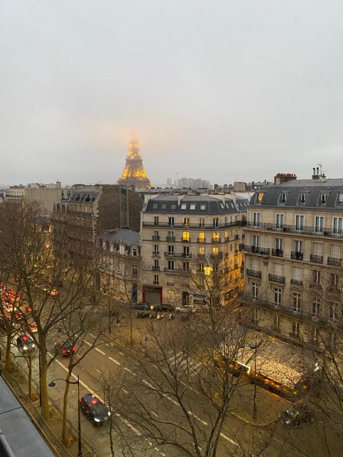 The Eiffel Tower Room Paris Exterior photo